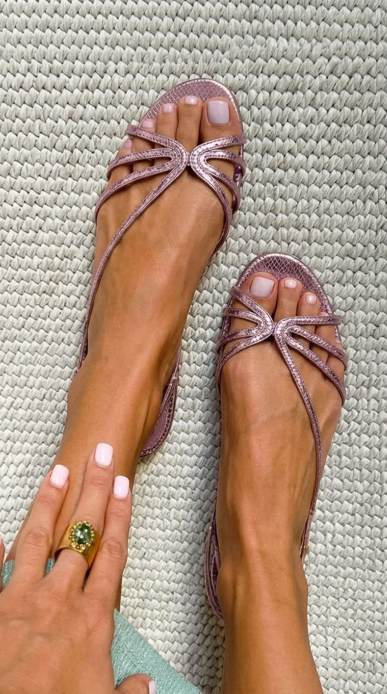 Dorada | Sandalias Planas Doradas con Tiras Finas