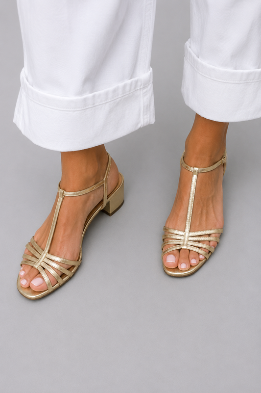 Eliseta | Sandalias Doradas con Tacón Bajo