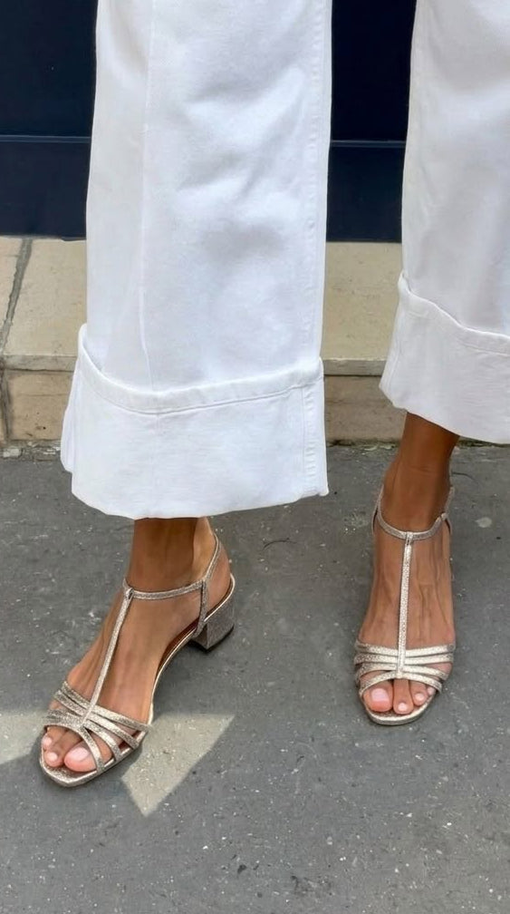 Eliseta | Sandalias Doradas con Tacón Bajo